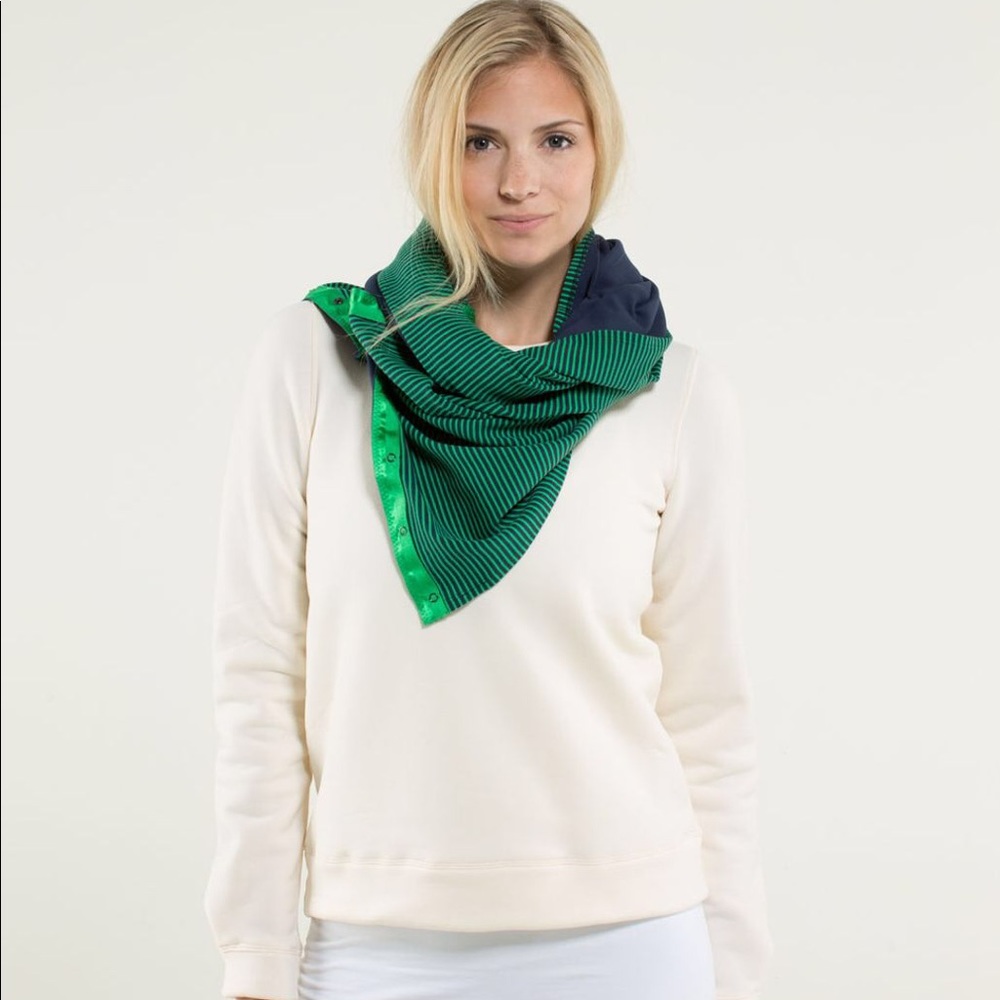 Lululemon Vinyasa Scarf- green and navy